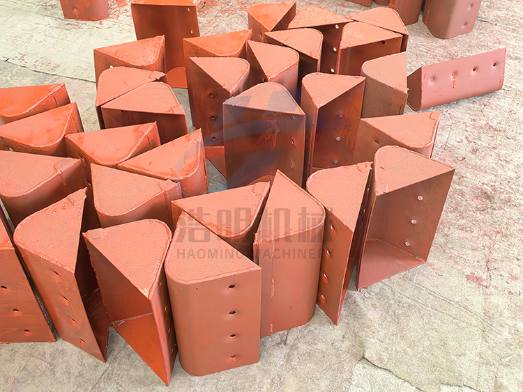 TD400提升机料斗