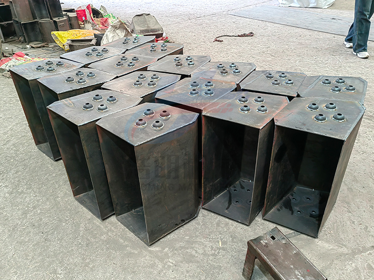 NE200板链斗式提升机料斗